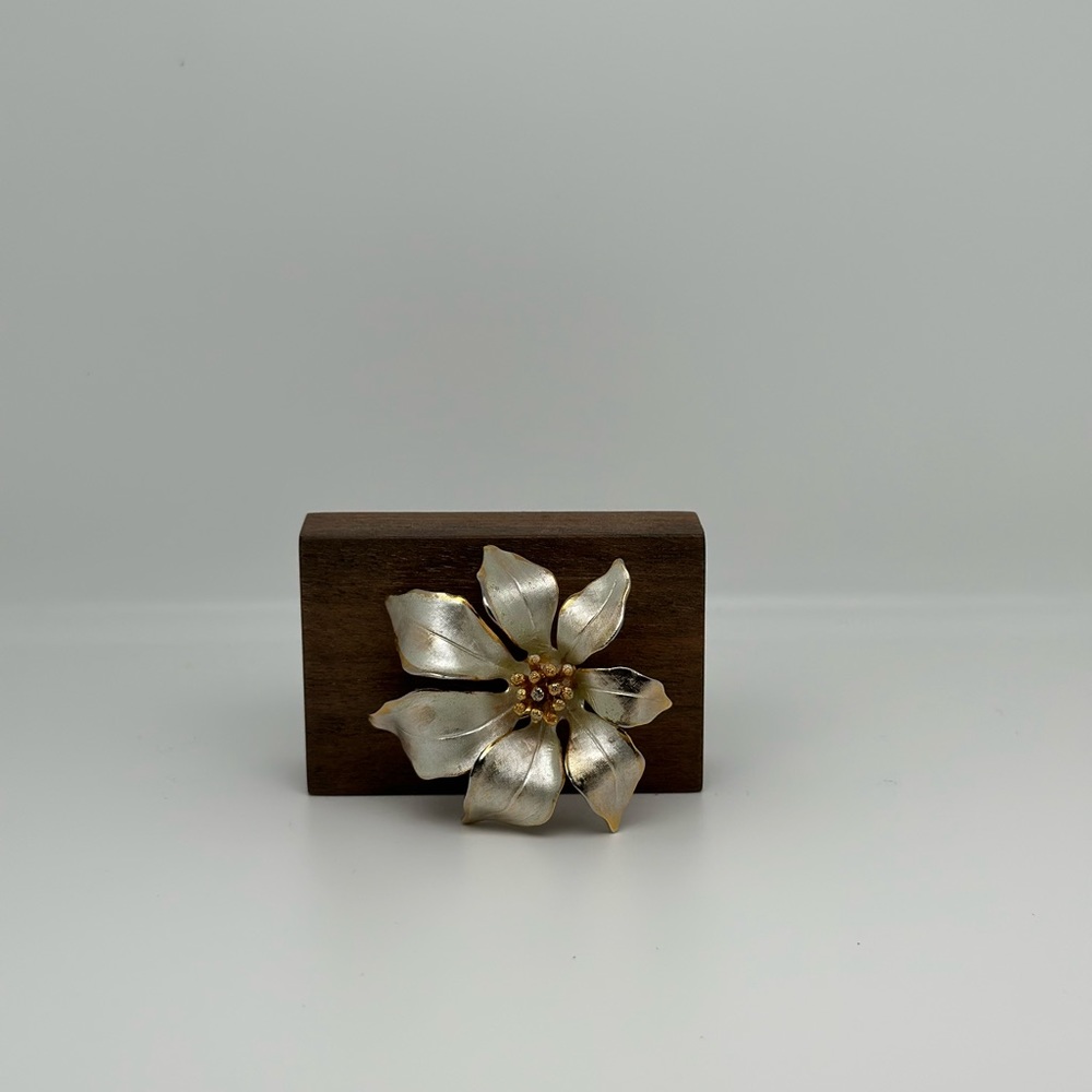 Vintage Cerrito Signed White Poinsettia Brooch, Enamel Pin 1980’s White & Gold